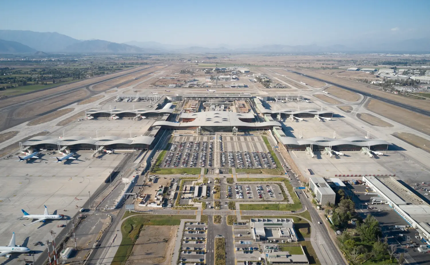 AEROPUERTO DE SANTIAGO AMB - MODELADOR BIM